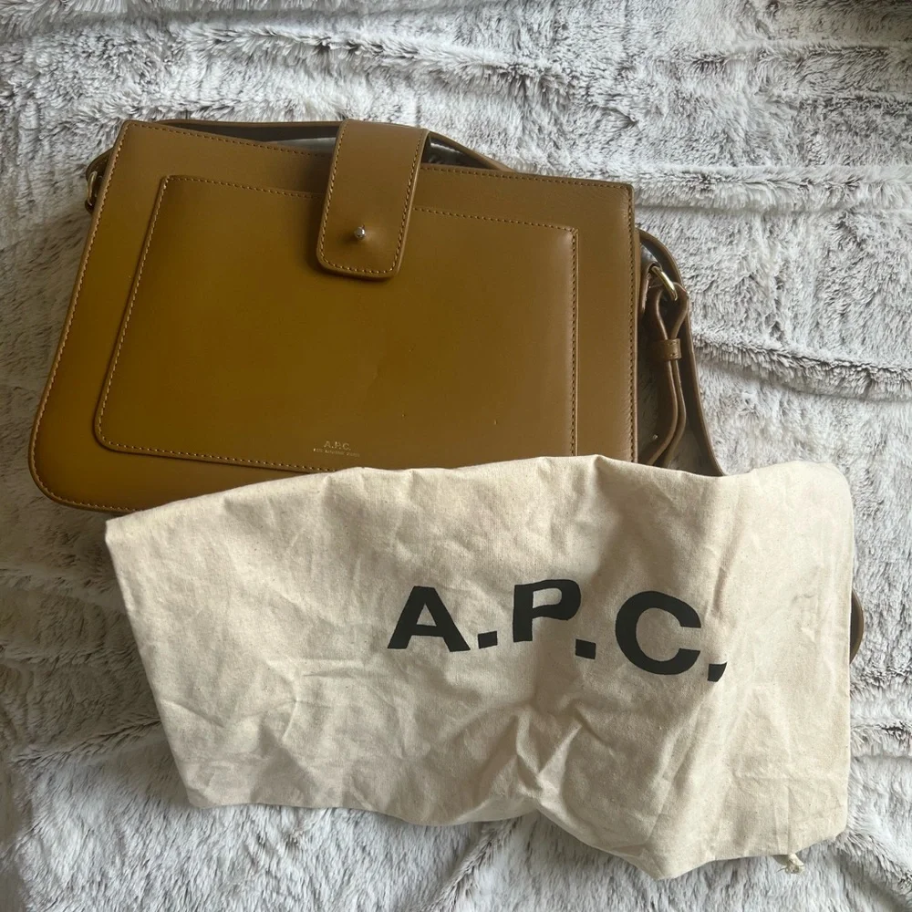 A.P.C. Albane bag in mustard yellow - Picture 3 of 9